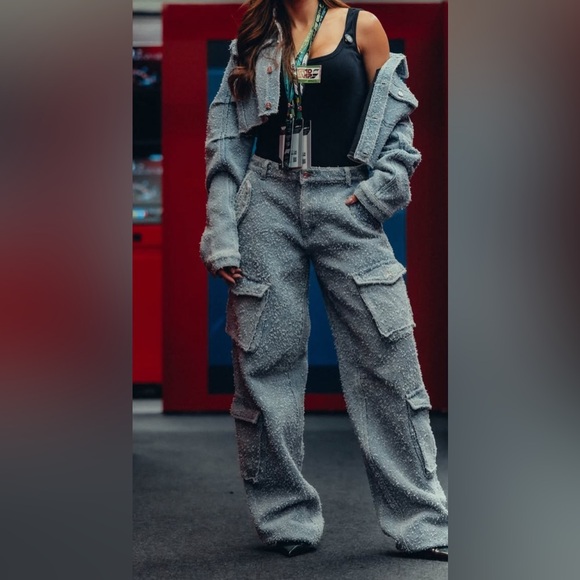 MANIÈRE DE VOIR- Anne Mid Blue
High Waisted Boucle Denim Cargo Pants NWT - Picture 6 of 15